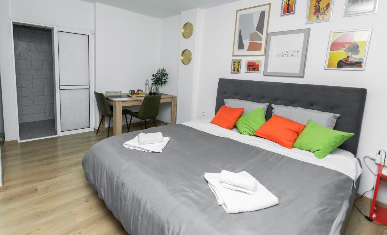 11 Steps' Lovely Studio In The Center Tirana Exteriér fotografie
