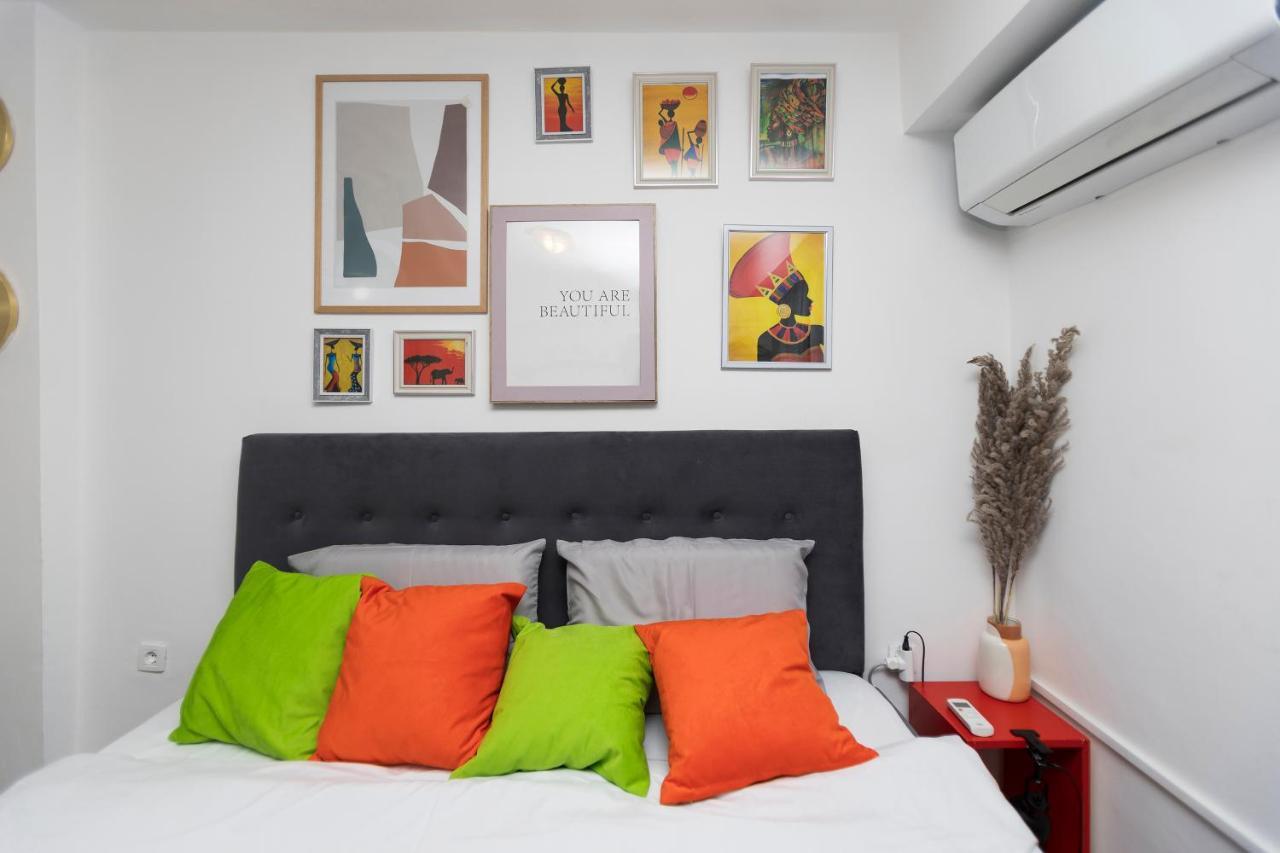 11 Steps' Lovely Studio In The Center Tirana Exteriér fotografie