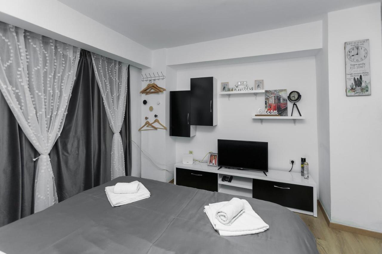 11 Steps' Lovely Studio In The Center Tirana Exteriér fotografie